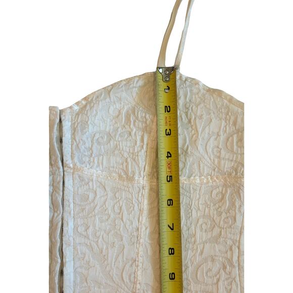 Cream Lace Bustier Tank Top – Hook & Eye Front – Romantic Y2K Style - Picture 6 of 6